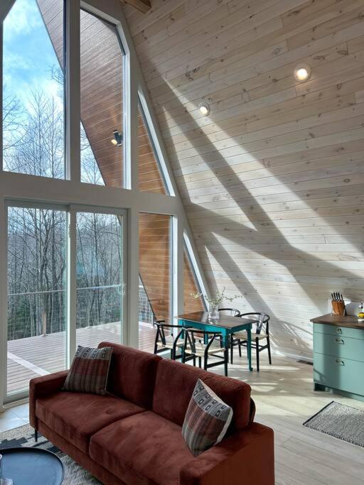Fox Ridge-Black Alder Lodging لوغان المظهر الخارجي الصورة
